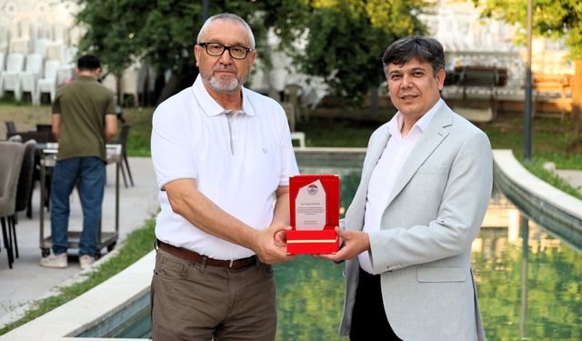 Söğüt Belediyesi'nde 44 Yıllık Personele Vefalı Uğurlama
