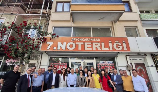 CHP Afyon İl Başkanlığı'ndan demokrasi vurgusu: 12 delege kurultay için noterde imza verdi