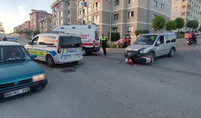 Afyon'da Motosiklet ile Otomobil Çarpıştı: Yaralı Var!