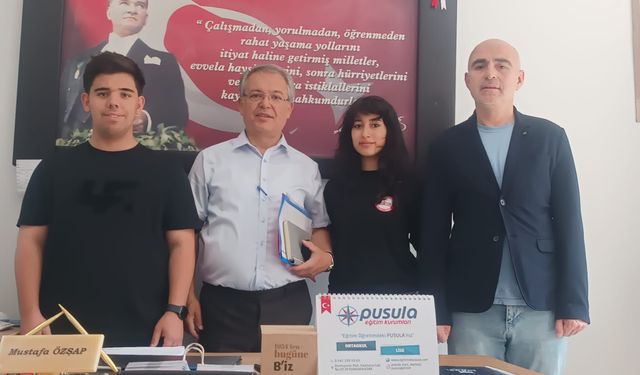 Afyon Lisesi Öğrencilerinden TEKNOFEST'te Çifte Gurur: İki Ayrı Yarışmada Finale Yükseldiler