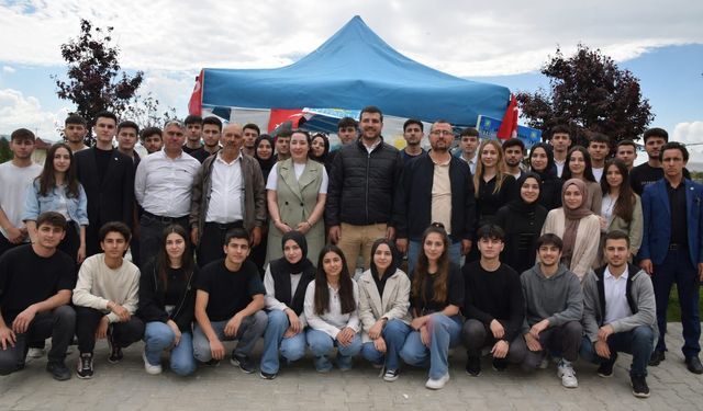 Afyon'da İYİ Partililer Üniversite Öğrencileriyle Bir Araya Geldiler