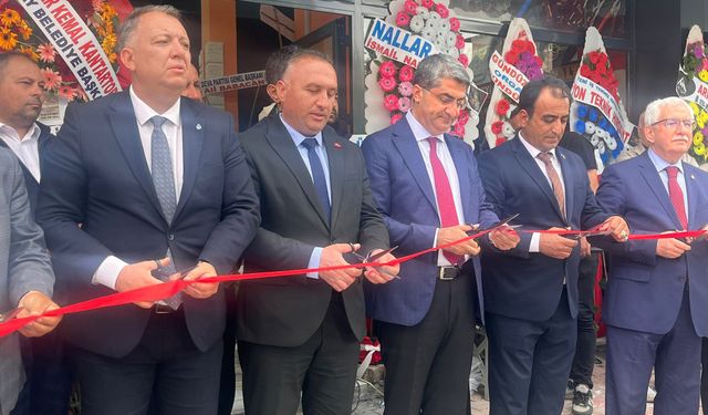 Afyon Çay’da yapı market açıldı: Klozetten fayansa, boyadan hırdavata uygun fiyatlı ürünler