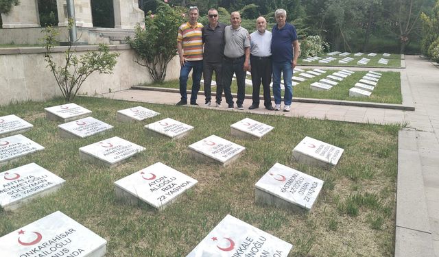 Babalar Günü'nde şehitlikleri ziyaret ettiler: Afyon’da spor camiasının duayenlerinden anlamlı etkinlik