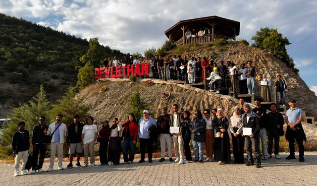 Karahisar Uluslararası Öğrenci Derneği'nden eğitim yılı kapanış pikniği: Öğrenciler Devlethan Barajı'nda buluştu