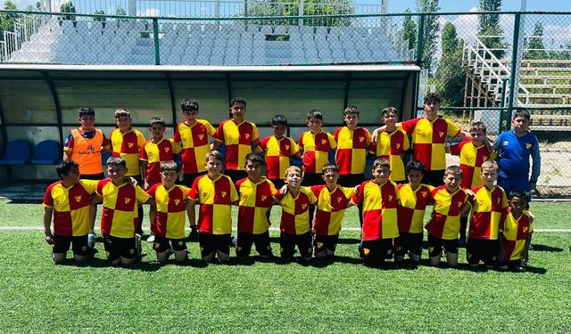 Göztepe Sinanpaşa Futbol Okulu'ndan kısa sürede büyük başarı: 2013 yaş grubu finallerde