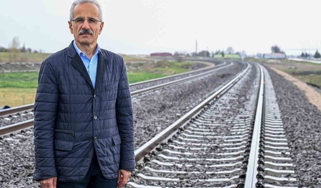 Yerli Tren Simülatörü Geliyor: SİMURAY-KBÜ ile Makinist Adayları Gerçek Kabinde Eğitim Alacak