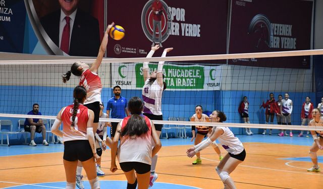ANALİG Voleybol’da Afyon etabı tamamlandı: Kızlarda İzmir, erkeklerde Manisa birinci oldu