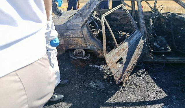 Afyon Emirdağ'da can pazarı: Otomobil alev aldı, ölü ve yaralılar var!