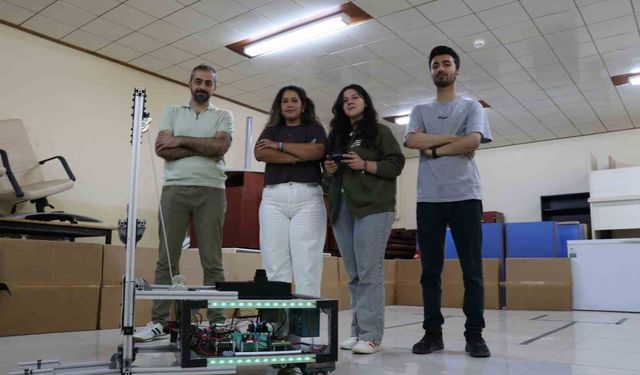 Sivas Cumhuriyet Üniversitesi Öğrencilerinden Yapay Zekâlı Forklift: Fabrikalarda İnsan Gücünü Azaltacak