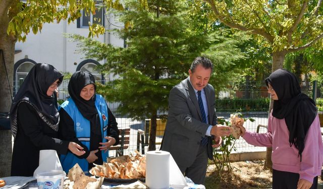 Bilecik'te TDV'den Kur'an Kursu Öğrencilerine İkram: Birlik ve Beraberlik Vurgusu
