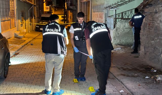 Uşak’ta bıçaklı ve pompalı tüfekli kavga: 1 ağır yaralı