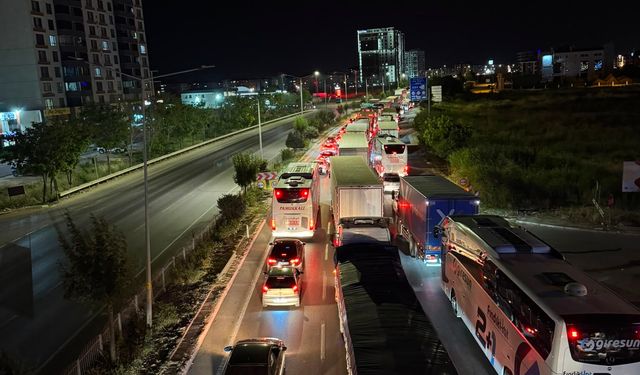 Afyon Çevreyolu’nda hayat durdu: Araçlar ilerleyemiyor