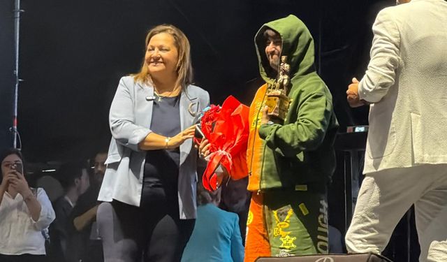 Afyon'da Motive konserine yoğun ilgi: Başkan Köksal'dan teşekkür