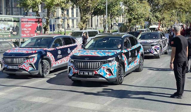 Çini Desenli TOGG'lar Kütahya Caddelerinde İlgi Odağı Oldu