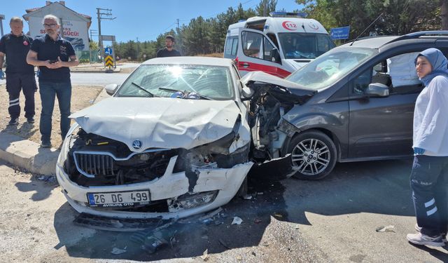 Eskişehir’de korkutan kaza: 3’ü çocuk 7 kişi hastaneye kaldırıldı