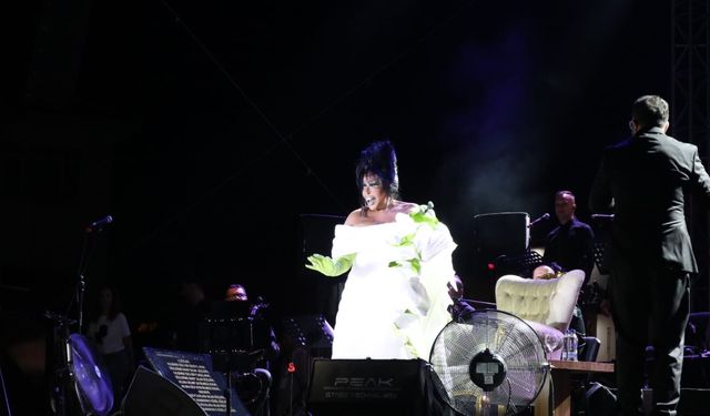 28. Uluslararası Elma Festivali: Bülent Ersoy Konseriyle 50 Bin Kişi Coştu