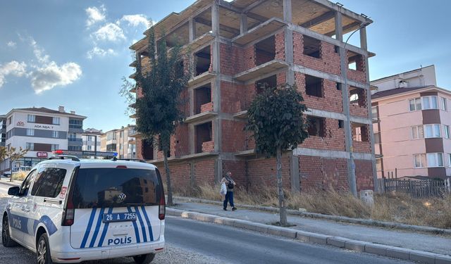 Eskişehir Son Dakika: İnşaatın 4’üncü katından düşerek ağır yaralandı