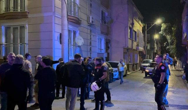 Bursa'da kalabalık gruba laf attı, dayak yedi: Silahı çekince kendini vurdu