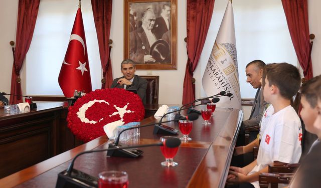 Afyon’un gururu oldular: Dünya Klavye Şampiyonası’ndan dereceyle döndüler
