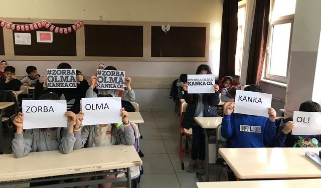 Okullar açılıyor: Çocuğunuzdaki bu değişiklikler akran zorbalığının işareti olabilir