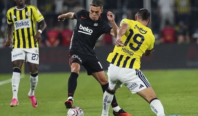 Süper Lig'in ilk derbisinde Beşiktaş Kadıköy'den 2-1'le döndü