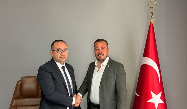 Zafer Partisi Bolvadin’de bayrak değişimi: Yeni ilçe başkanı Yasin Yaman oldu