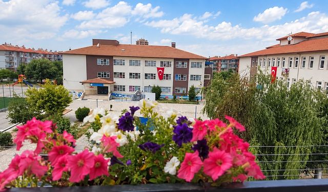Afyon’da 32 öğrenci öğretmen bekliyor: Velilere “Dua edelim de pazartesi öğretmen gelsin” mi denildi?
