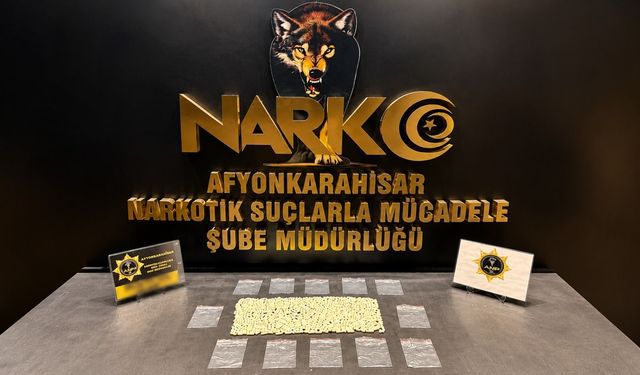 Afyon'da polis aracı durdurdu! 663 uyuşturucu hap ele geçirildi