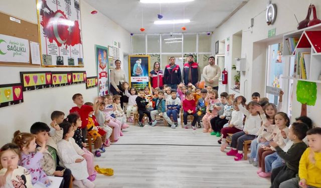 Afyon'da anaokulu öğrencilerine hayvan sevgisi eğitimi verildi