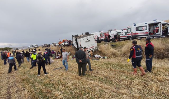 Afyon Şuhut'ta midibüs şarampole devrildi: 25 yaralı var, ayrıntılar belli oldu!