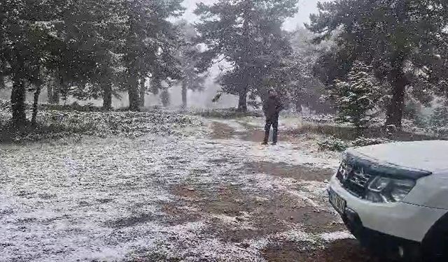 Bozüyük'ün Yüksek Kesimlerine Mevsimin İlk Karı Yağdı