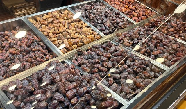 Afyon'da bu işletme büyüdü, fabrika satış mağazasını açtı! 40 çeşit hurma, taze çekilen tahin, çikolatalı lezzetler…