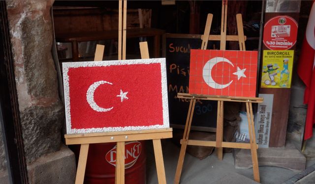 Afyon’da anaokulu öğrencilerinden Türk bayrağı sergisi: “Mustafa Kemal Atatürk bizim kalbimizde”