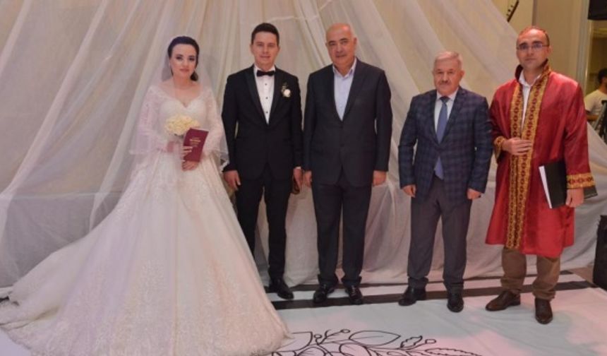 Kocaşaban ve Azbay ailelerinin mutlu günü: Fatma ve Samet evlendi!