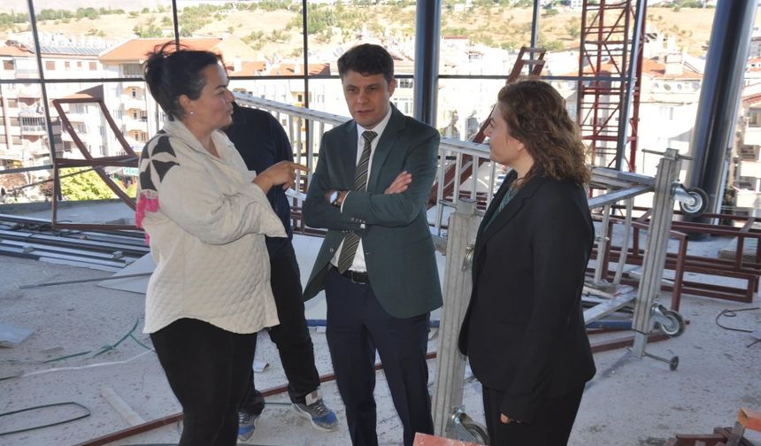Sandıklı Kaymakamı Önder Çengel Halk Kütüphanesi inşaatını inceledi