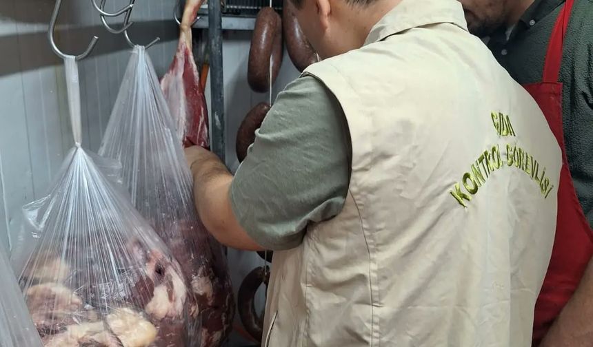Afyon İhsaniye'de bakkal ve kasaplar denetleniyor