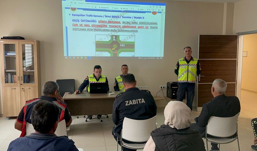 Afyon'da jandarmadan kurum şoförlerine eğitim