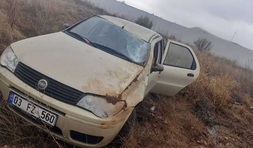 Afyon Dinar'da otomobil kontrolden çıktı takla attı: Yaralılar var!