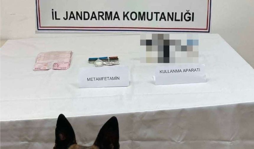 Sandıklı’dan Afyon’a uyuşturucu temin etmek için gelen 4 kişi yakalandı