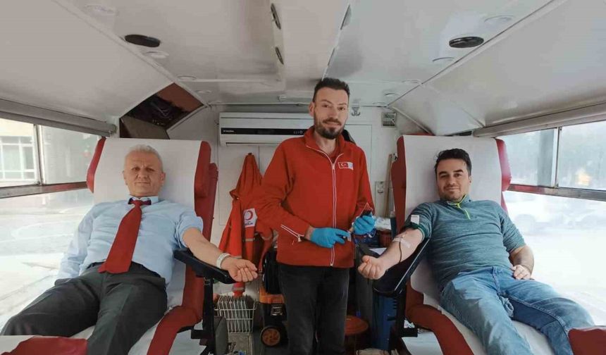 Afyon Şuhut’ta kan bağışı kampanyasına yoğun ilgi