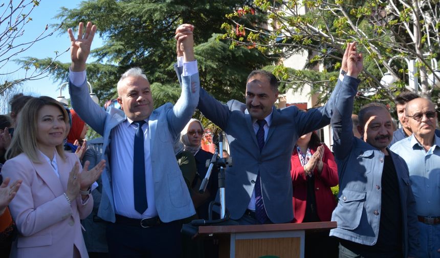 Demirci Belediye Başkanı Erkan Kara göreve başladı
