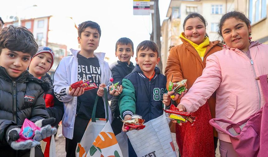 Çocuklar şivlilik geleneğini yaşatıyor