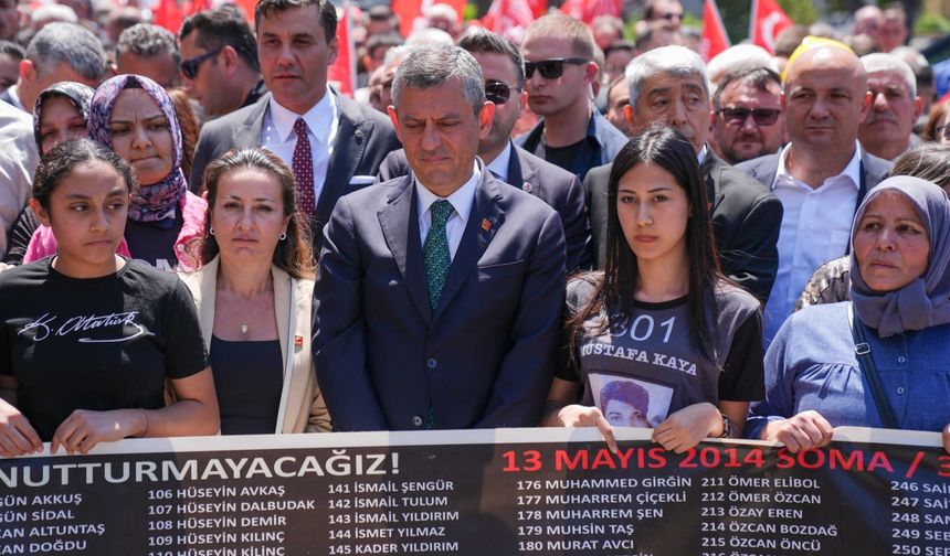 CHP Lideri Özel, Soma'da maden emekçilerini yâd etme törenlerine iştirak etti: