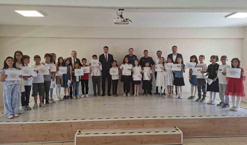 Hisarcık’ta Karne Heyecanı: 266 Öğrenci Mezun Oldu