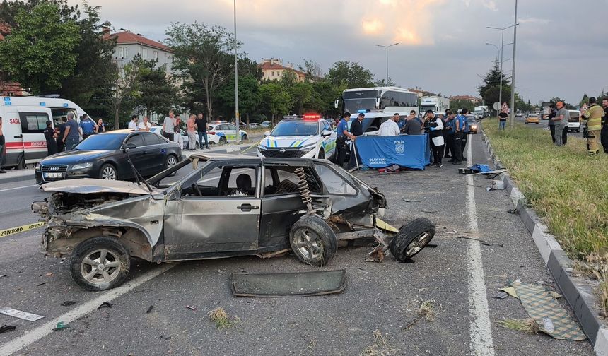 Afyon-Kütahya karayolunda feci kaza: 17 yaşındaki çocuk yaşamını yitirdi!