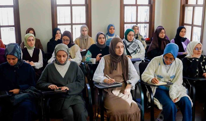 TÜRGEV'li genç kızlar savunma teknolojileri ve yapay zeka alanlarında yetişiyor