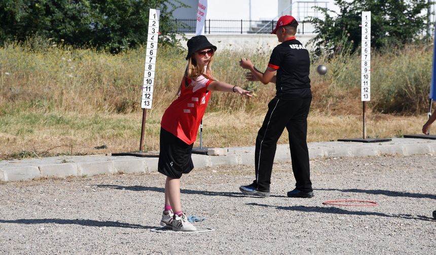 18 ilden sporcular Afyon'da yarıştı, finalistler belli oldu