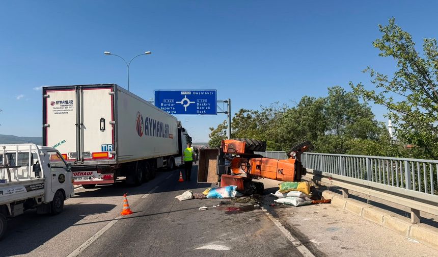 Afyonkarahisar'da feci kaza: Devrilen traktörün sürücüsü hayatını kaybetti