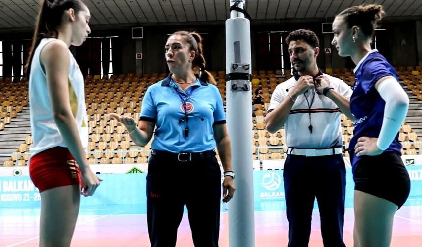Afyonkarahisar'da Voleybol Hakemliğine Başlayan Pınar Elma, U17 Balkan Şampiyonası'nda Düdük Çaldı