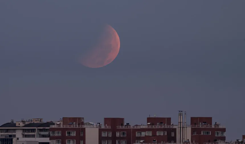 28 Ağustos Ay tutulması saat kaçta? Kanlı Ay Türkiye’den görülecek mi?